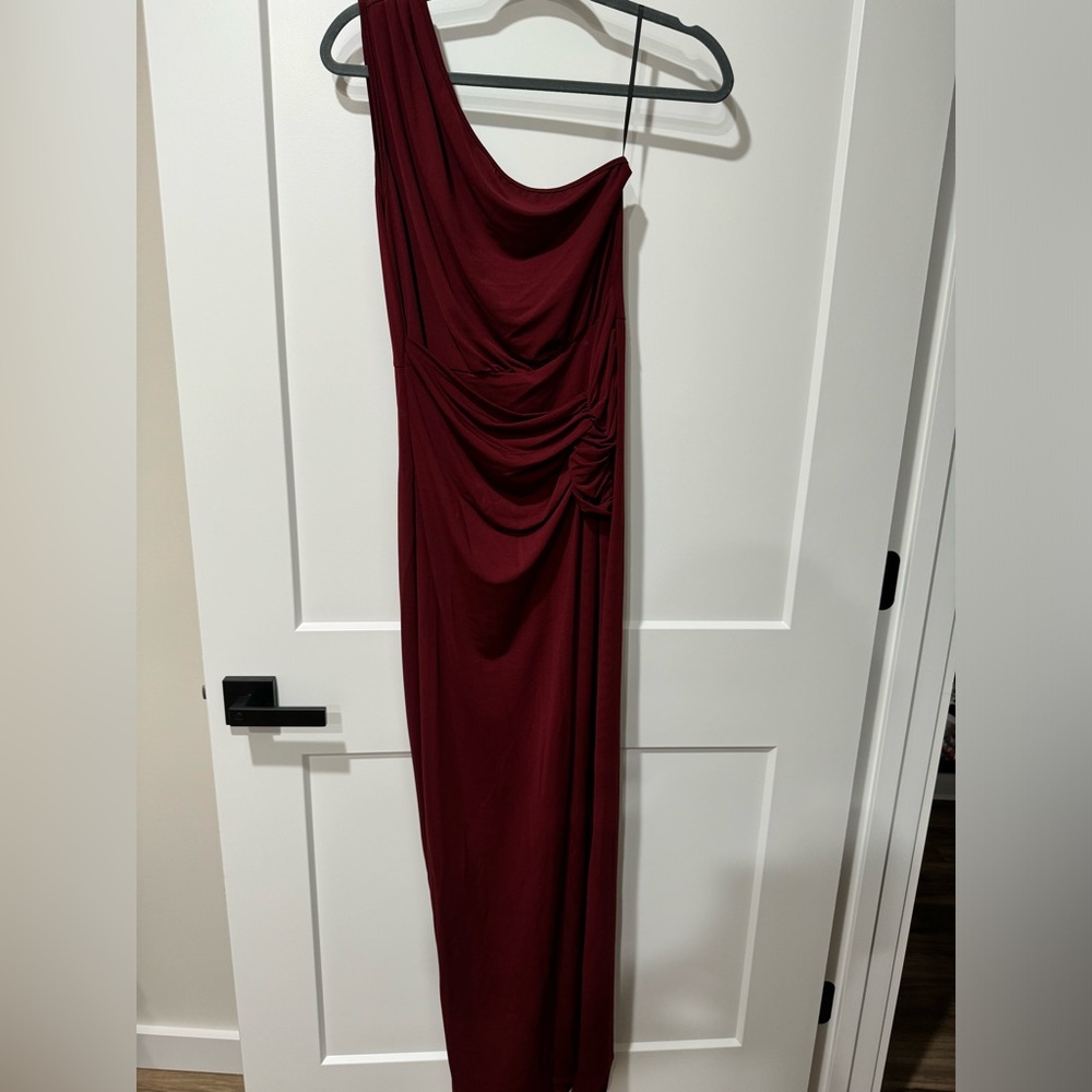 Elegant Burgundy One-Shoulder Dress